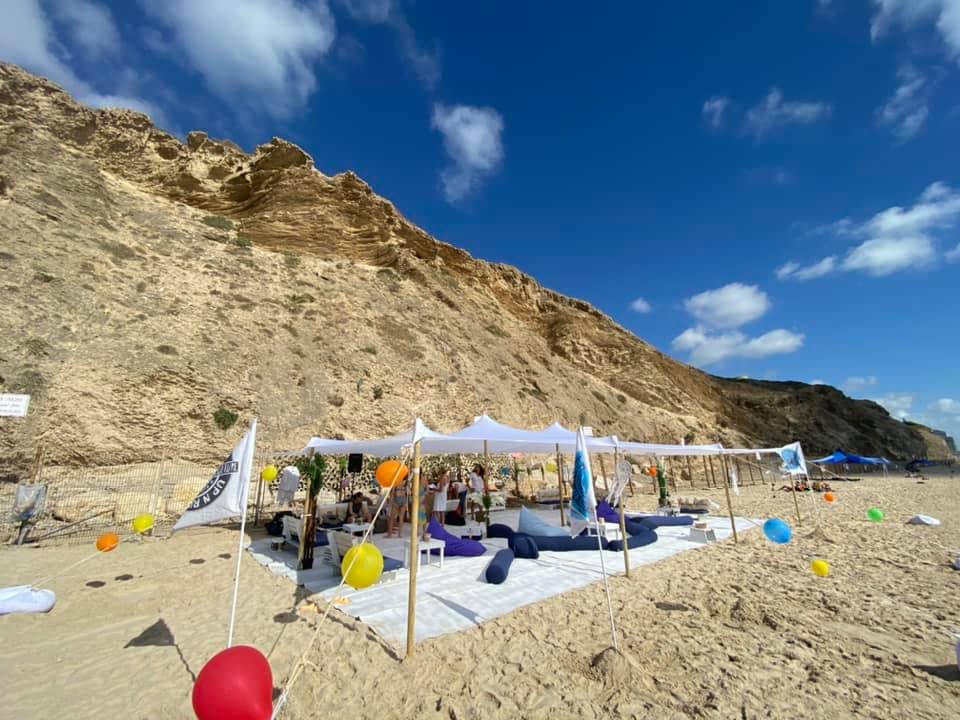בית על החוף בשרון - אדם וטבע