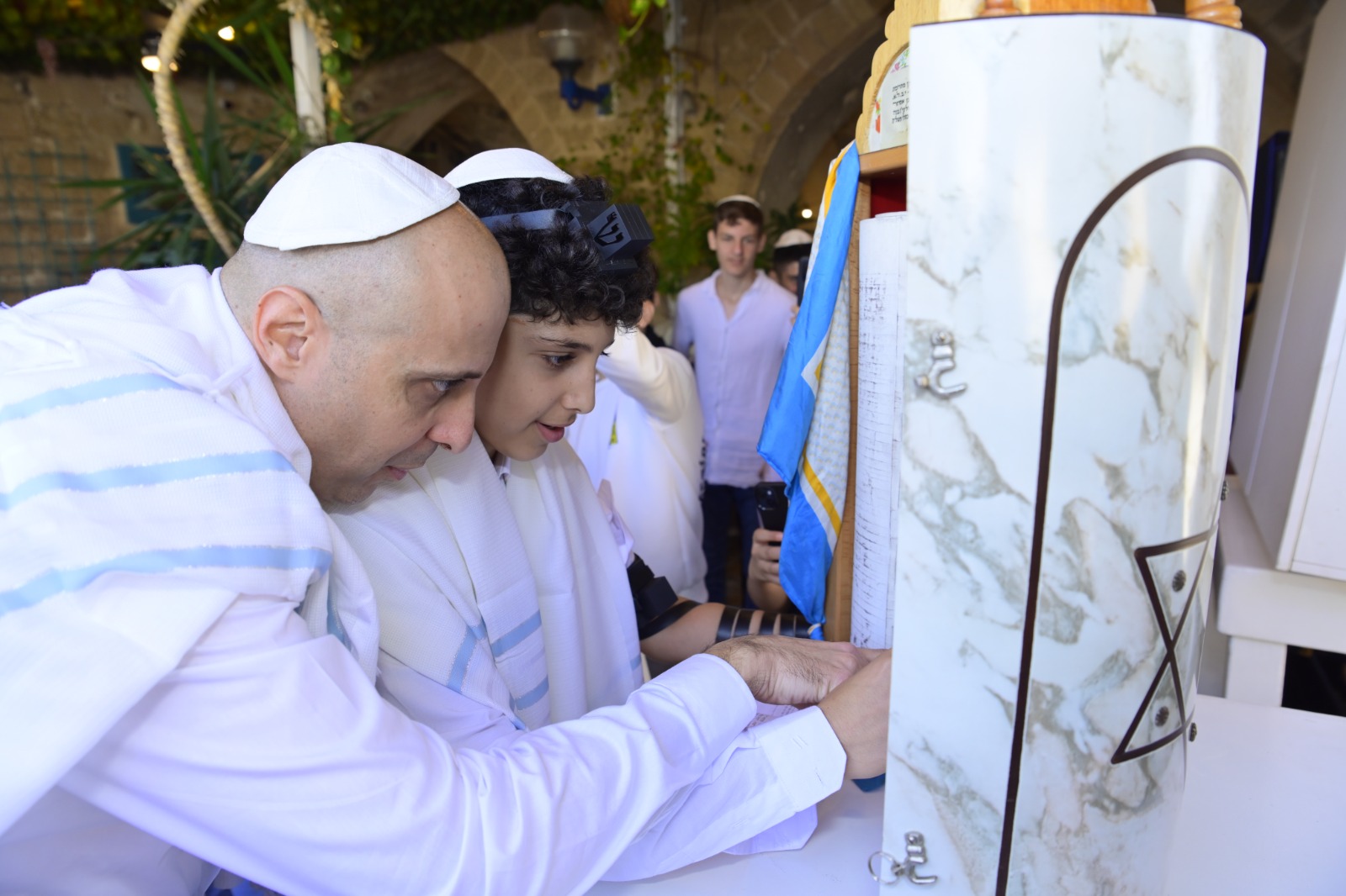 מזל דגים גלריה לאירועים - עלייה לתורה ביפו