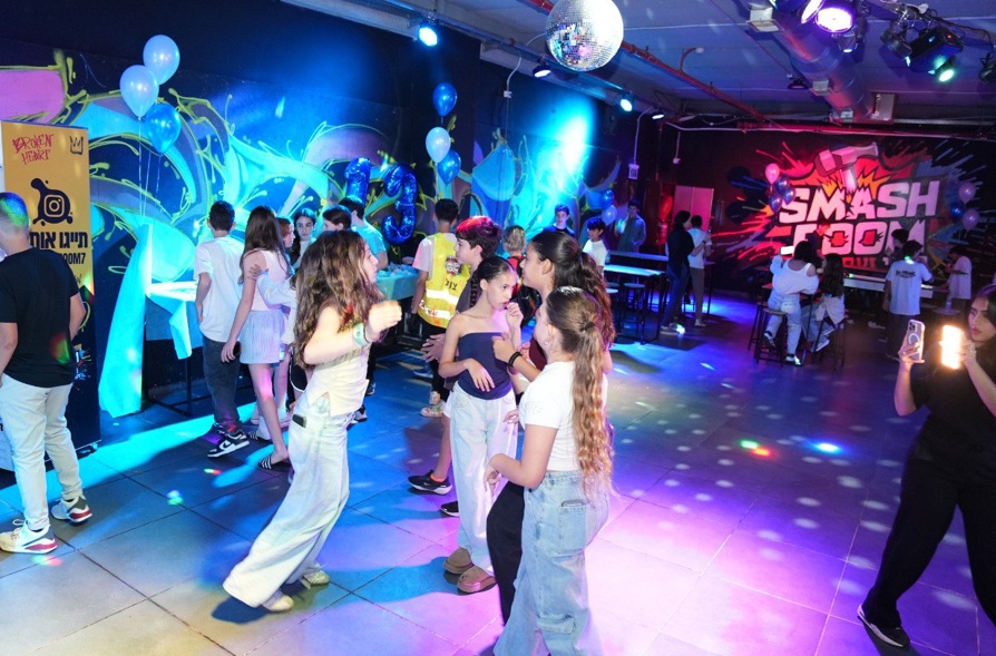 מסיבת בר או בת מצווה סמאש רום – נתניה /  פתח תקווה