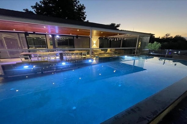 אחוזה 14 - מסיבות בר בת מצווה בבריכה  במרכז