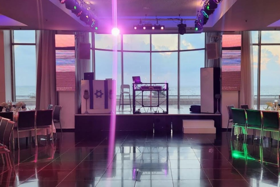 אלמוג אירועים מול הים - חיפה