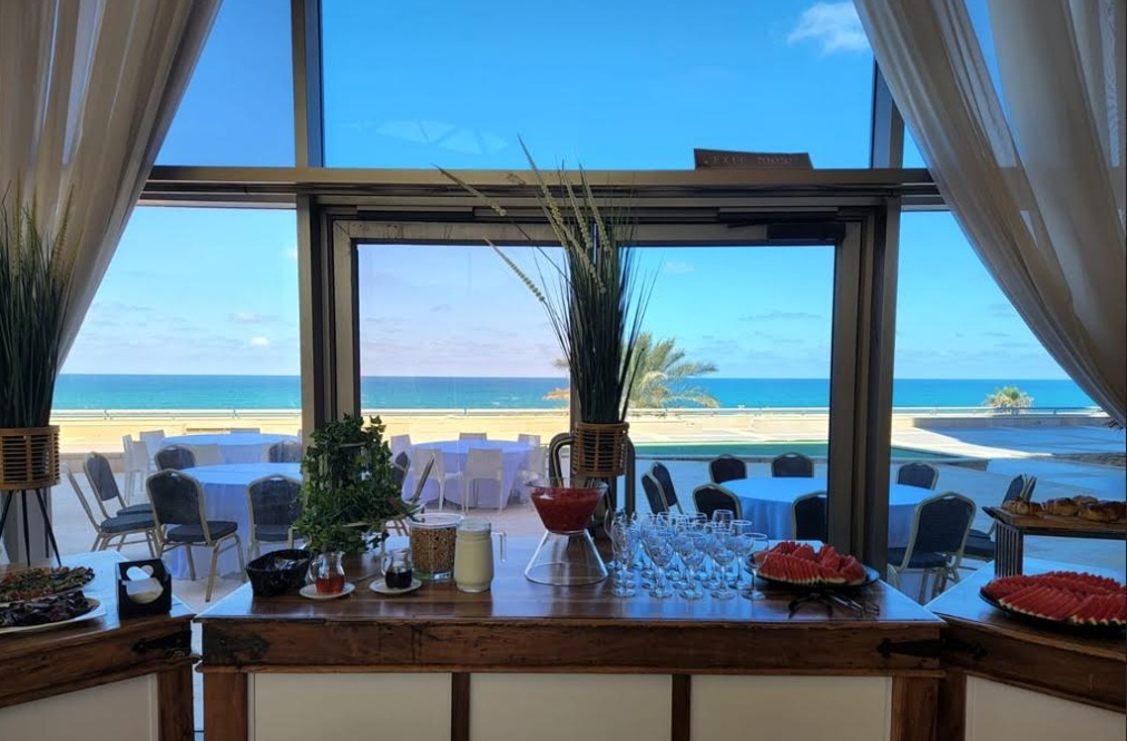 אלמוג אירועים מול הים - חיפה